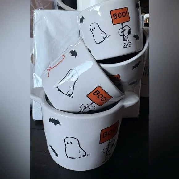 Rae Dunn Snoopy Halloween Ghost and Bat Measuring Cups - Picture 1 of 4
